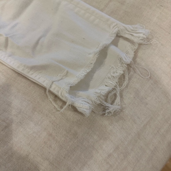 RAG & BONE Dre capri jean, distress in knees and ankles, rarely worn - Picture 8 of 8